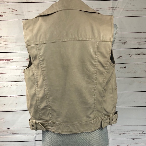 American Rag Vest - Picture 6 of 6